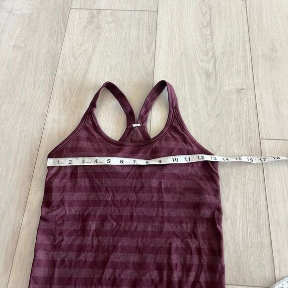 Lululemon women’s tank top size 4 - Picture 3 of 4